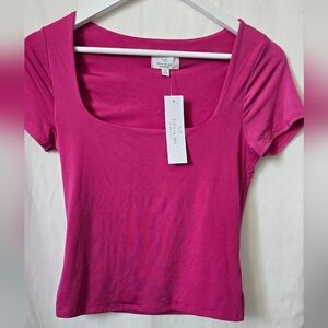 Live in The Moment Scoop Square Neck Short Sleeve Top in Fuchsia Sz Medium NWT